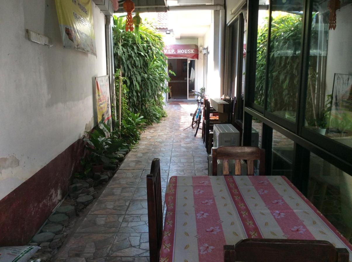 V.I.P. House Hotel Chiang Mai Bagian luar foto