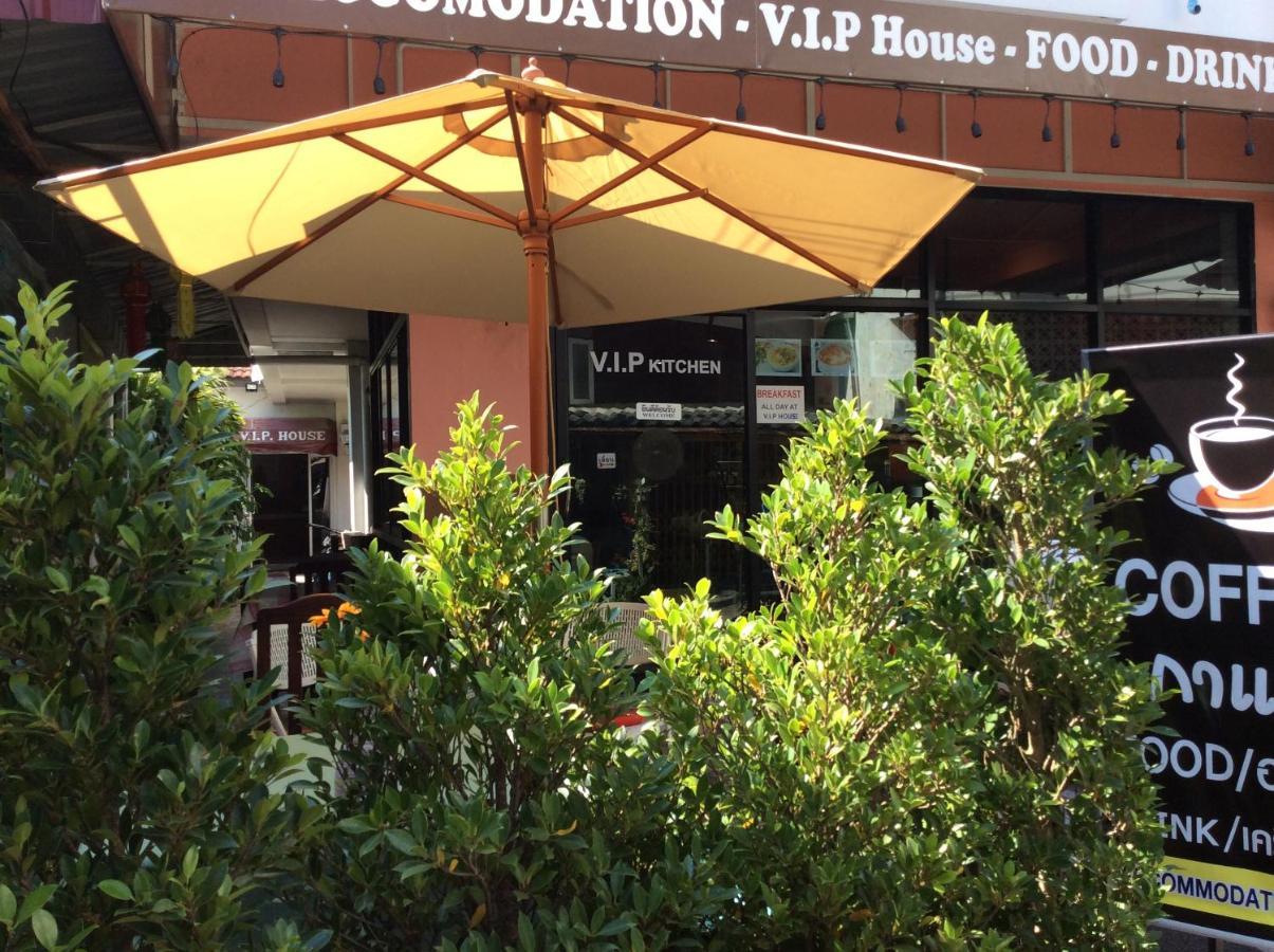 V.I.P. House Hotel Chiang Mai Bagian luar foto